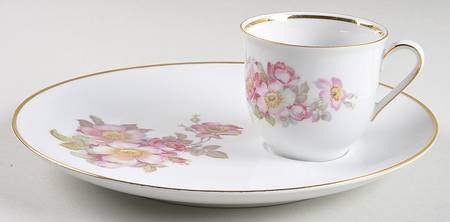Briar Rose (Gold Trim) Snack Plate & Cup Set