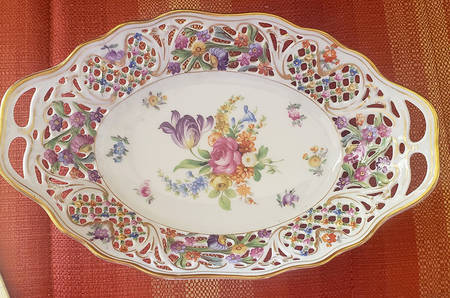 Chateau Dresden-Royal Dresner Art 9" Pierced Oval Bowl