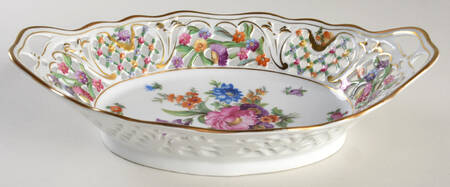 Chateau Dresden-Royal Dresner Art 10" Pierced Oval Bowl