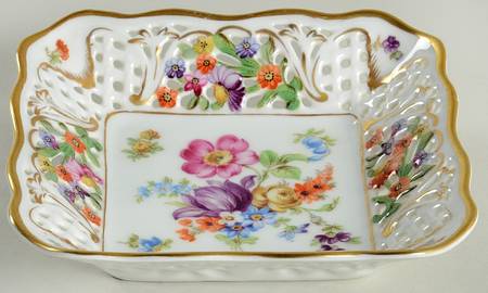 Dresden Line-Bouquet (Pierced) Bon Bon