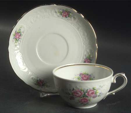 Dauphine Flat Cup & Saucer Set