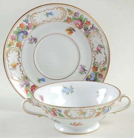 Dresdner Art (Smooth) Footed Cream Soup Bowl & Saucer Set by Schumann - Bavaria