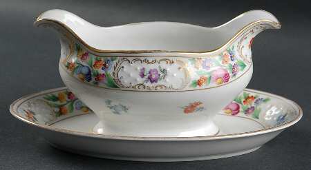 Dresdner Art (Smooth) Gravy Boat with Attached Underplate by Schumann - Bavaria