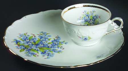 Forget Me Not (Rim, Not Pierced) Snack Plate & Cup Set