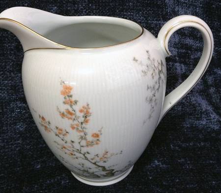Mandarin 48 Oz Pitcher