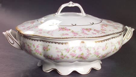 Original Bridal Rose Round Covered Vegetable