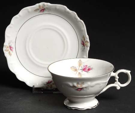 SCH103 Footed Cup & Saucer Set