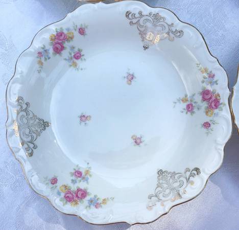 SCH38 9" Round Vegetable Bowl
