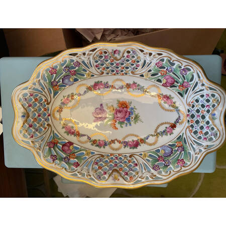 SCH7 12" Oval Pierced Basket