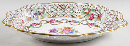 SCH7 12" Oval Pierced Basket