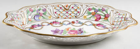 SCH7 12" Oval Pierced Basket