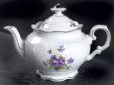 Violette (Platinum Trim) Teapot & Lid