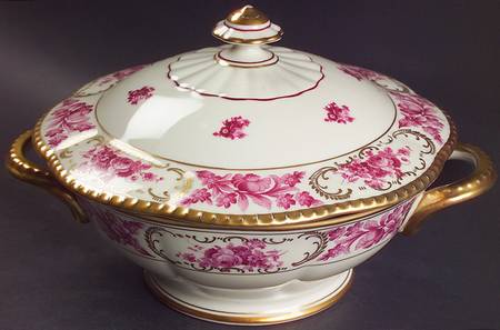 Vienna Rose Round Covered Vegetable