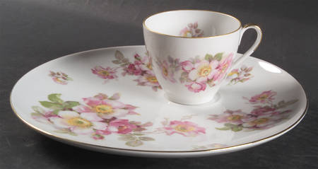 Wild Rose Scalloped (Coupe) Snack Plate & Cup Set