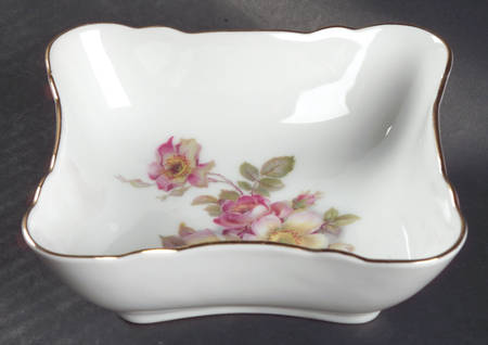 Wild Rose Scalloped (Coupe) Bon Bon