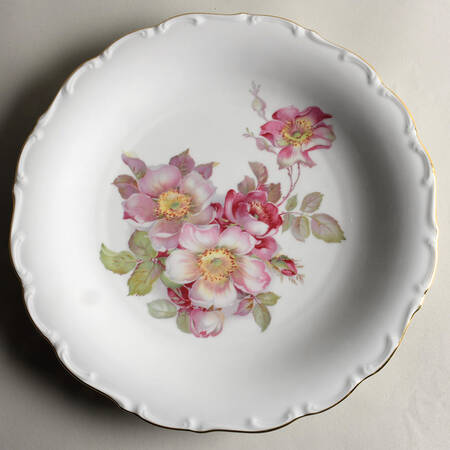 Wild Rose Scalloped (Coupe) 11" Chop Plate (Round Platter)