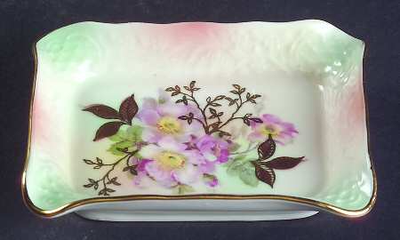 Wild Rose (Scallop, Rim, Embossed) Small Ashtray