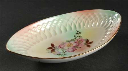 Wild Rose (Scallop, Rim, Embossed) Relish