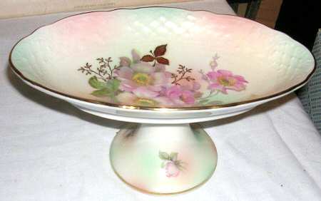 Wild Rose (Scallop, Rim, Embossed) Compote