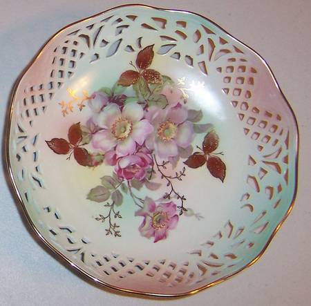 Wild Rose (Scallop, Rim, Embossed) Pierced Edge Salad Plate