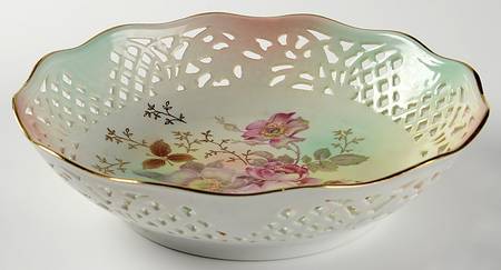 Wild Rose (Scallop, Rim, Embossed) 9" Pierced Round Bowl