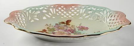 Wild Rose (Scallop, Rim, Embossed) 12" Pierced Oval Bowl