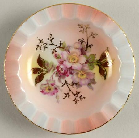 Wild Rose (Scallop, Rim, Embossed) 4" Ashtray