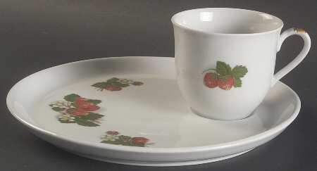 Wild Strawberry Snack Plate & Cup Set