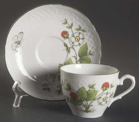 Wild Strawberry Flat Cup & Saucer Set