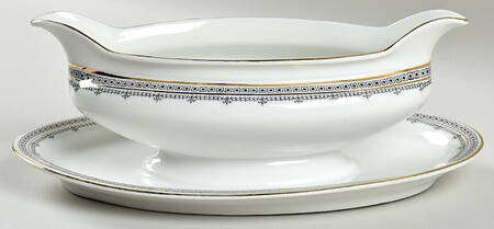 Domino Gravy Boat with Attached Underplate