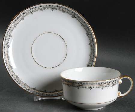 Domino Flat Cup & Saucer Set