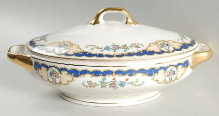 Pickwick Oval Covered Vegetable