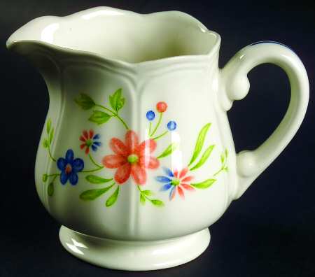 Country French Creamer