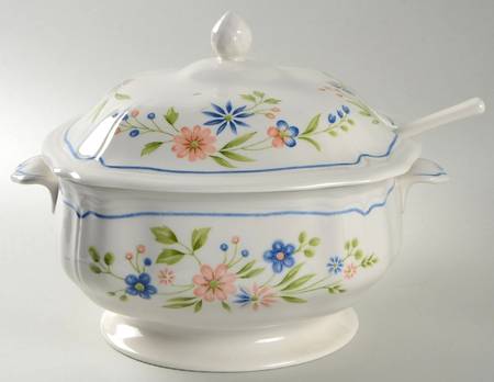 Country French Tureen & Lid w/Ladle