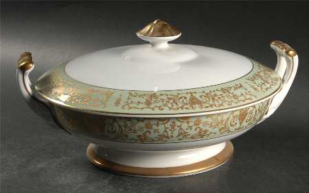 Coronation Round Covered Vegetable