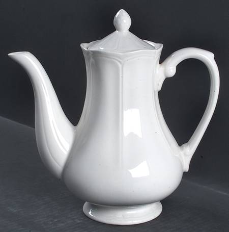 Federalist White Coffee Pot & Lid