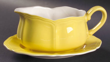 Federalist Buttercup Yellow (4239) Gravy Boat & Underplate