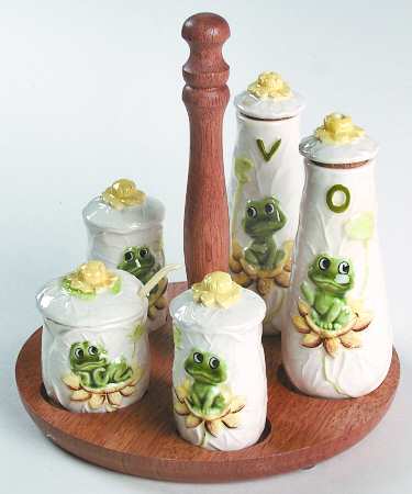 Frog Family (9 Piece) Condiment Set (SAP, VO,MUS & W/STAND)