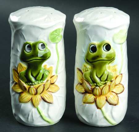 Frog Family Oversized Salt & Pepper Set