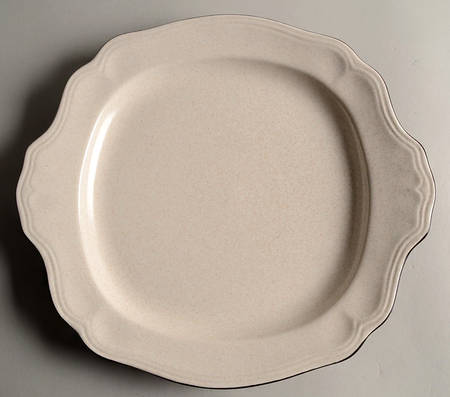 Hearthside Handled Cake Plate