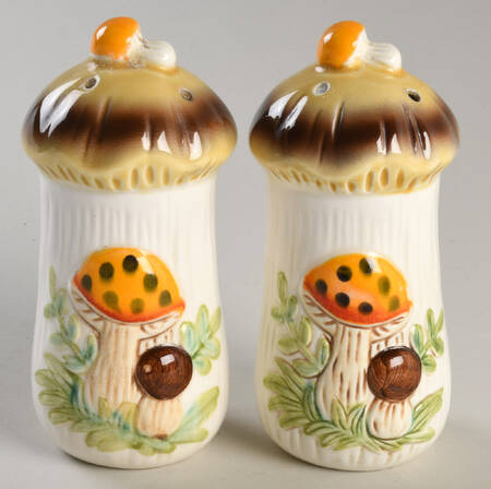 Merry Mushroom Salt & Pepper Set