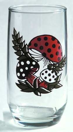 Merry Mushroom 14 Oz Glassware Tumbler