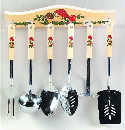 Merry Mushroom 7 Piece Metal & Plastic Kitchen Tool Set