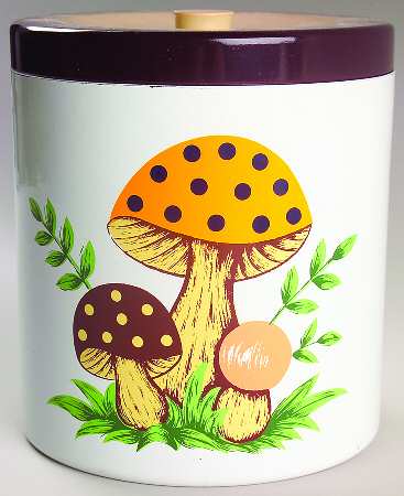 Merry Mushroom Extra Large Plastic Canister & Lid
