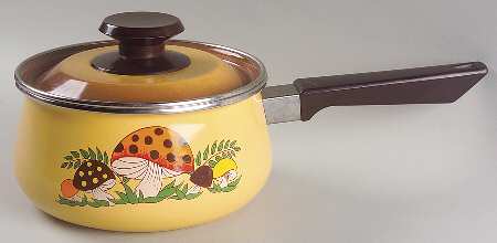 Merry Mushroom 2 Quart Metal Covered Saucepan
