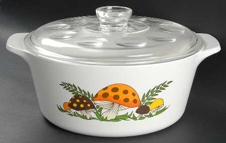Merry Mushroom 4 Quart Round Covered Casserole