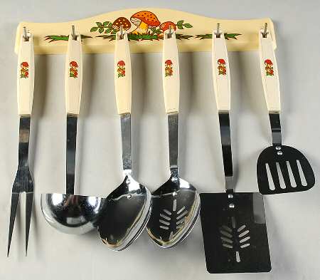 Merry Mushroom 7 Piece Metal & Plastic Kitchen Tool Set