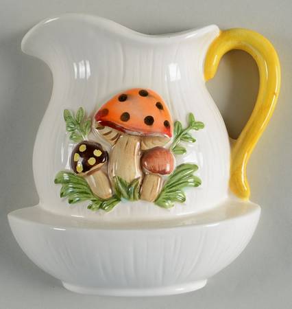 Merry Mushroom Wall Pocket Vase