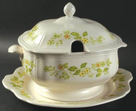 Petit Flora Tureen & Lid w/Underplate