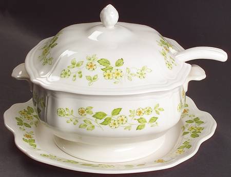 Petit Flora Tureen & Lid w/Ladle & Underplate